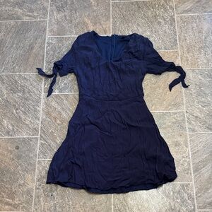 Chic Navy Dress with Tie Sleeves